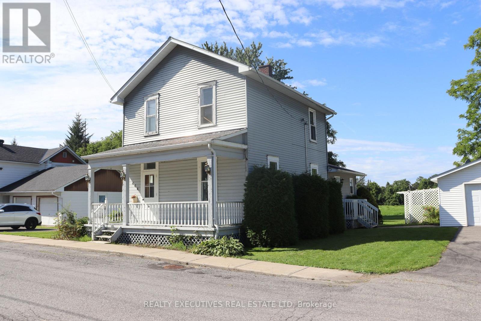 464 GLADSTONE STREET - 1
