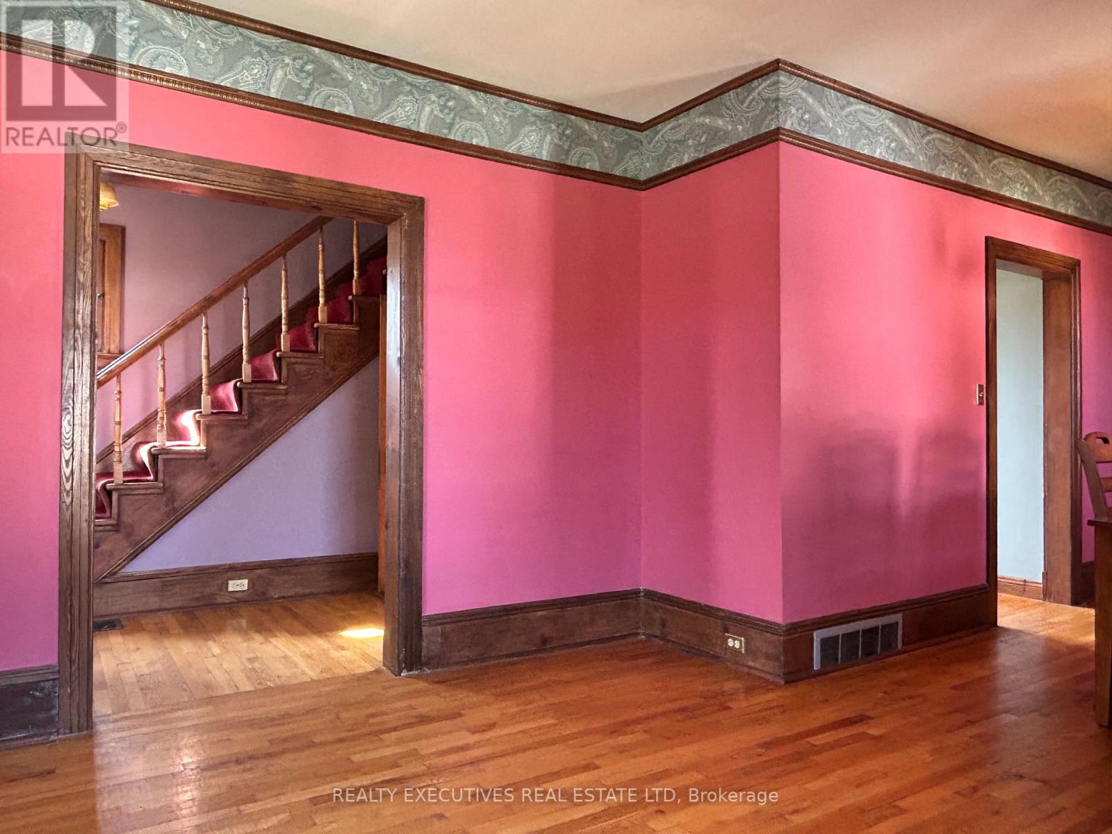 464 GLADSTONE STREET - 20