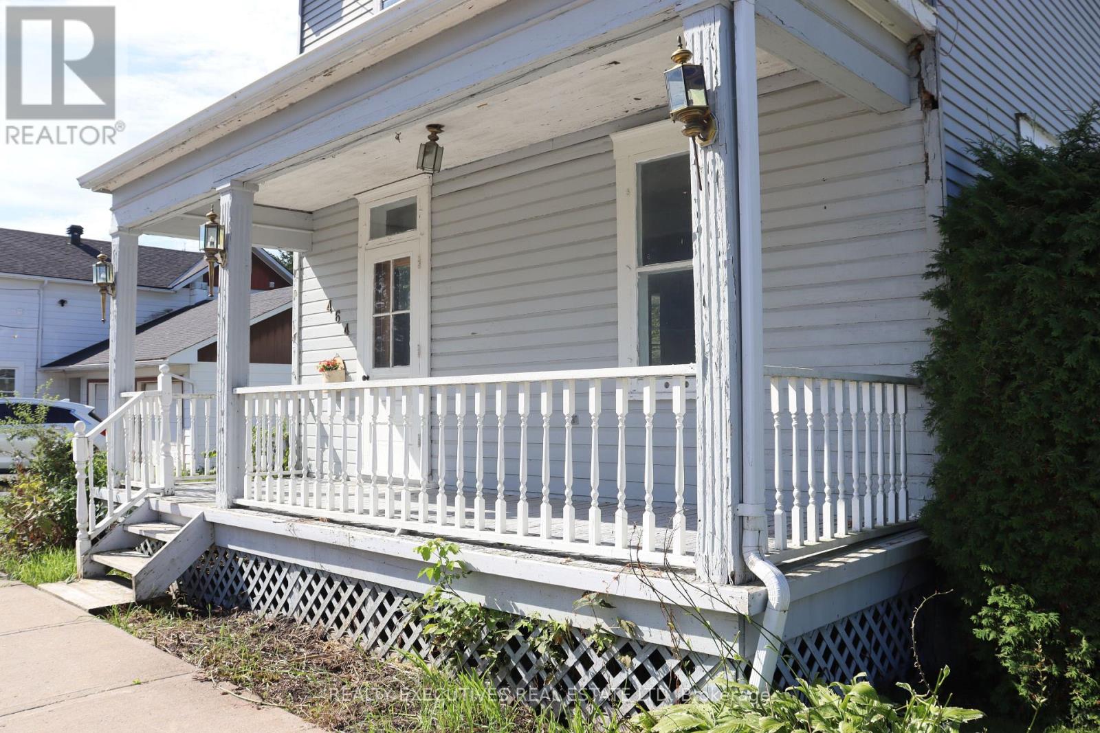 464 GLADSTONE STREET - 6