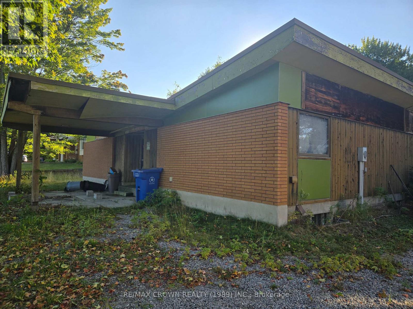 845 AIRPORT ROAD - 2