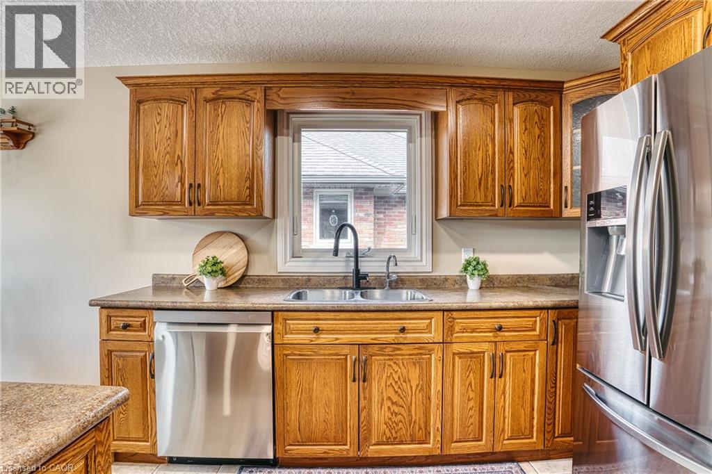 635 RIVERVIEW Drive - Image 14