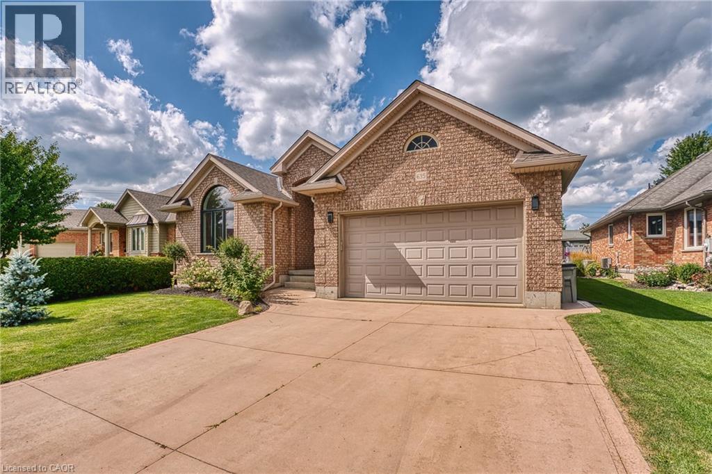 635 RIVERVIEW Drive - 2
