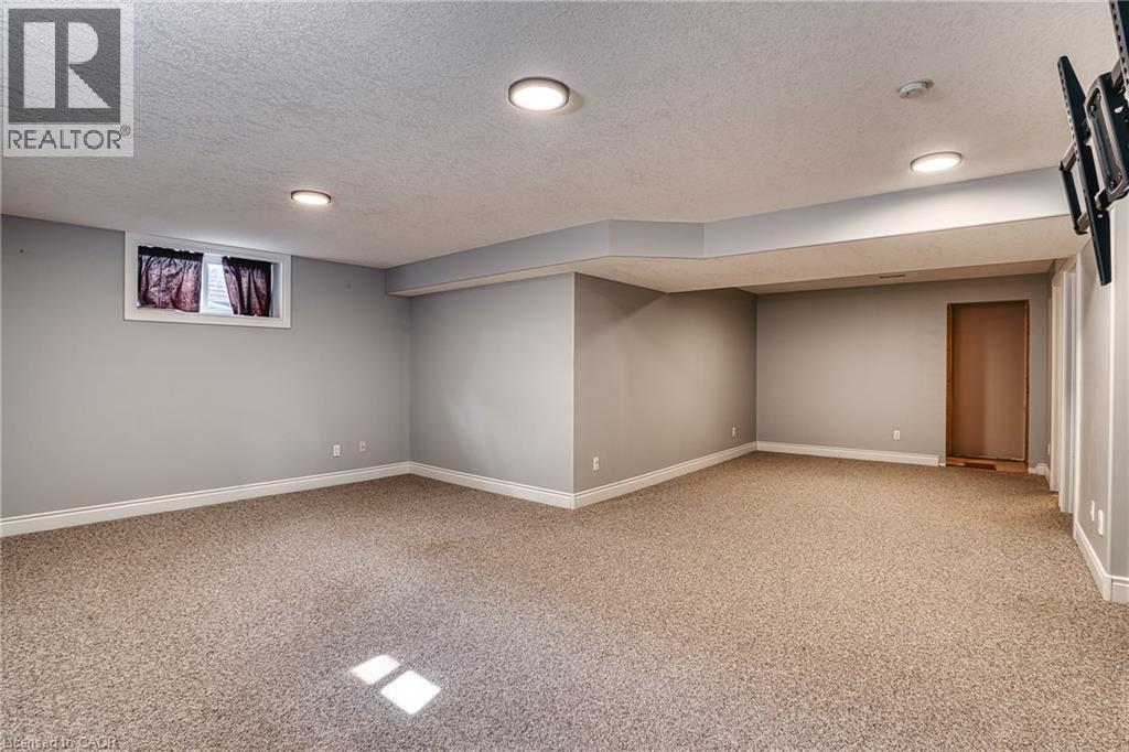 635 RIVERVIEW Drive - Image 28