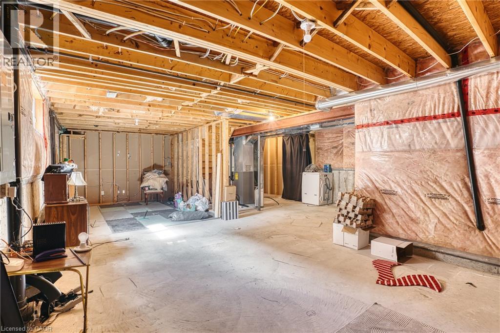635 RIVERVIEW Drive - 35