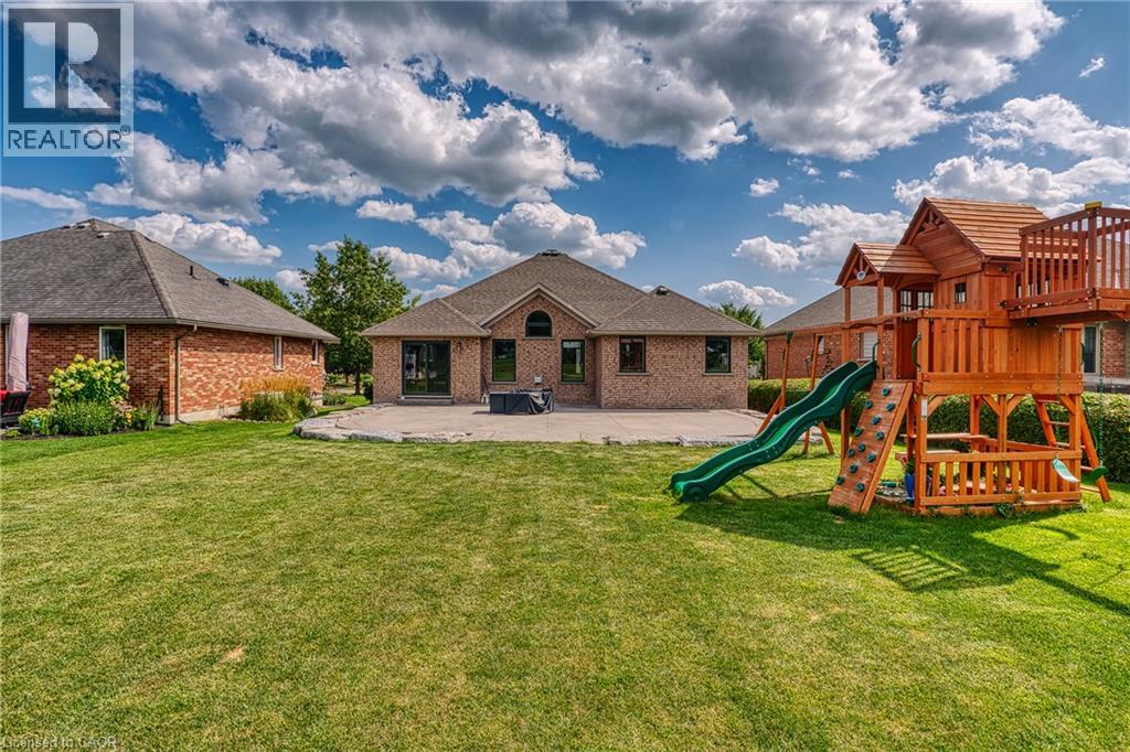 635 RIVERVIEW Drive - Image 39