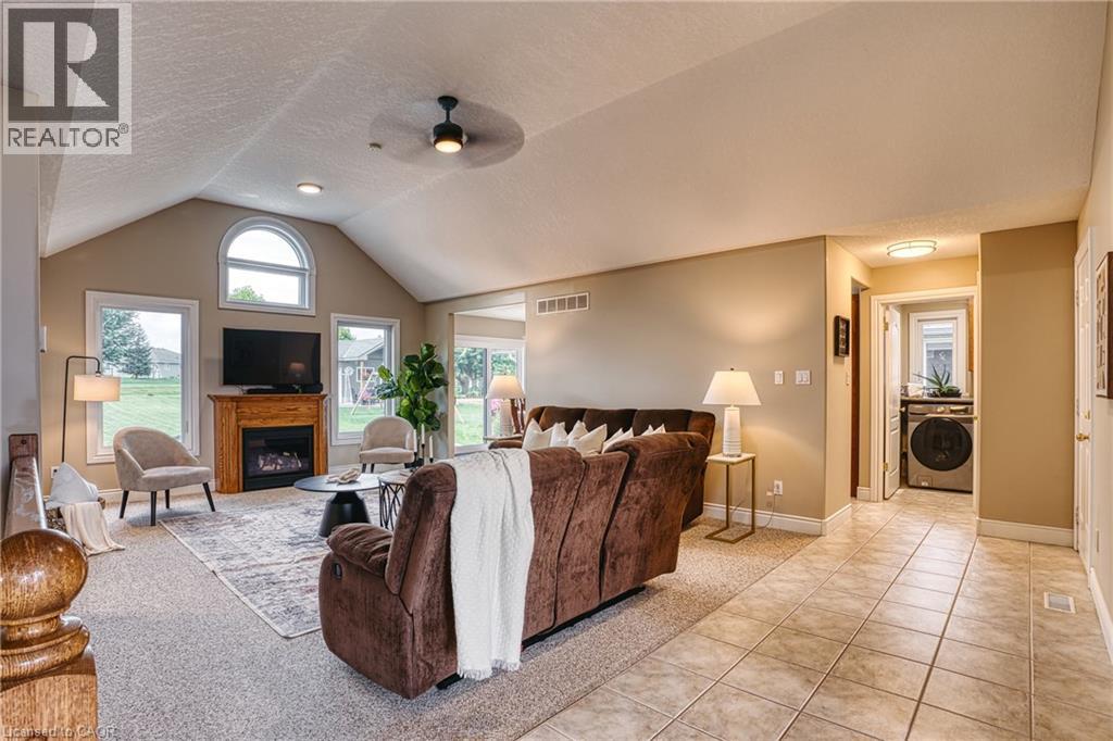 635 RIVERVIEW Drive - Image 8