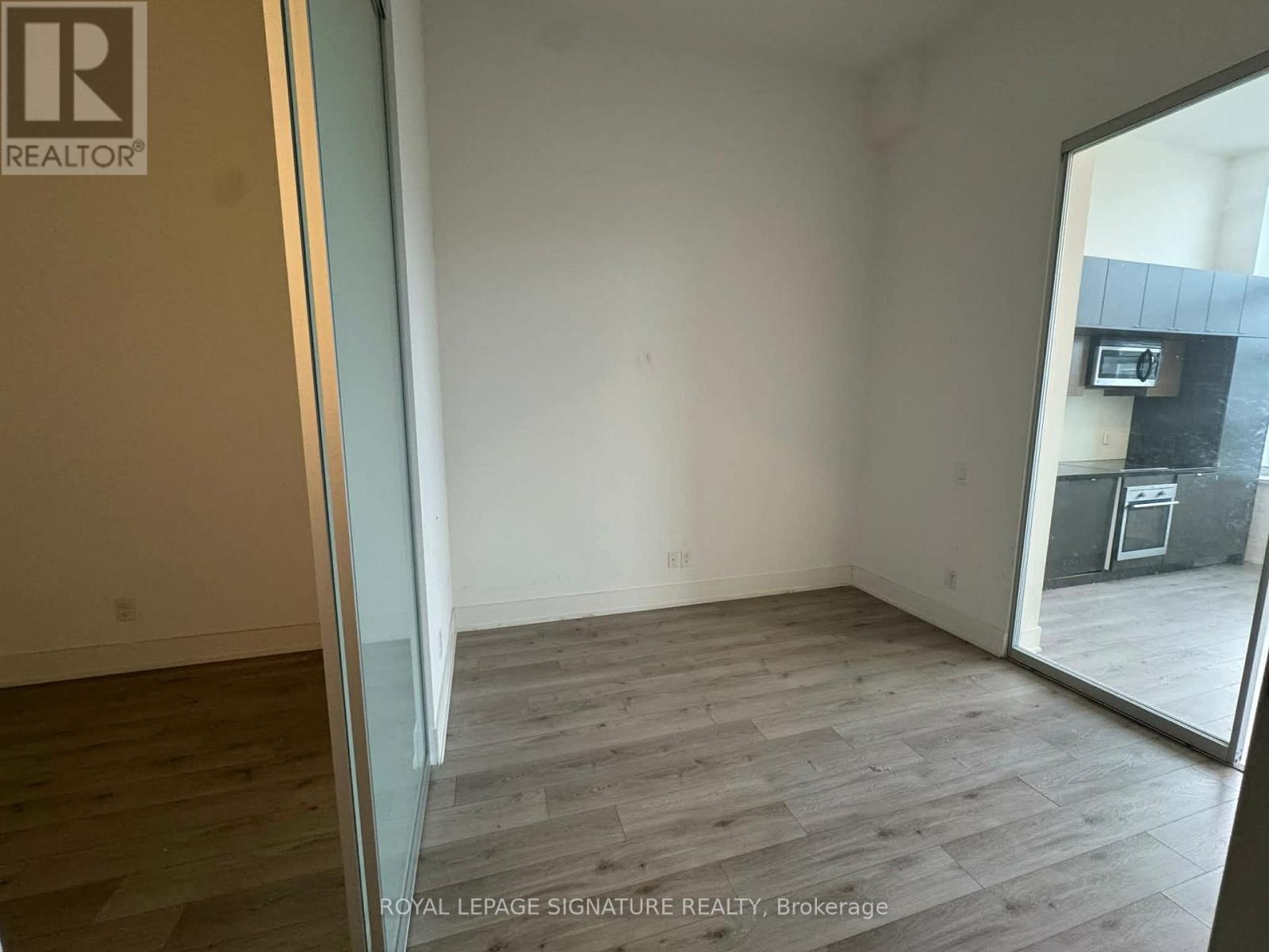 #802 111 ST CLAIR AVENUE W - Image 8
