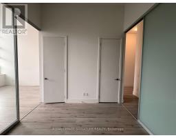 802 - 111 St Clair Avenue W, Toronto, ON M4V1N5 Photo 10