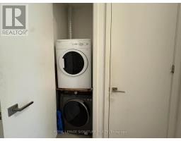 802 - 111 St Clair Avenue W, Toronto, ON M4V1N5 Photo 16