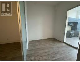 802 - 111 St Clair Avenue W, Toronto, ON M4V1N5 Photo 8