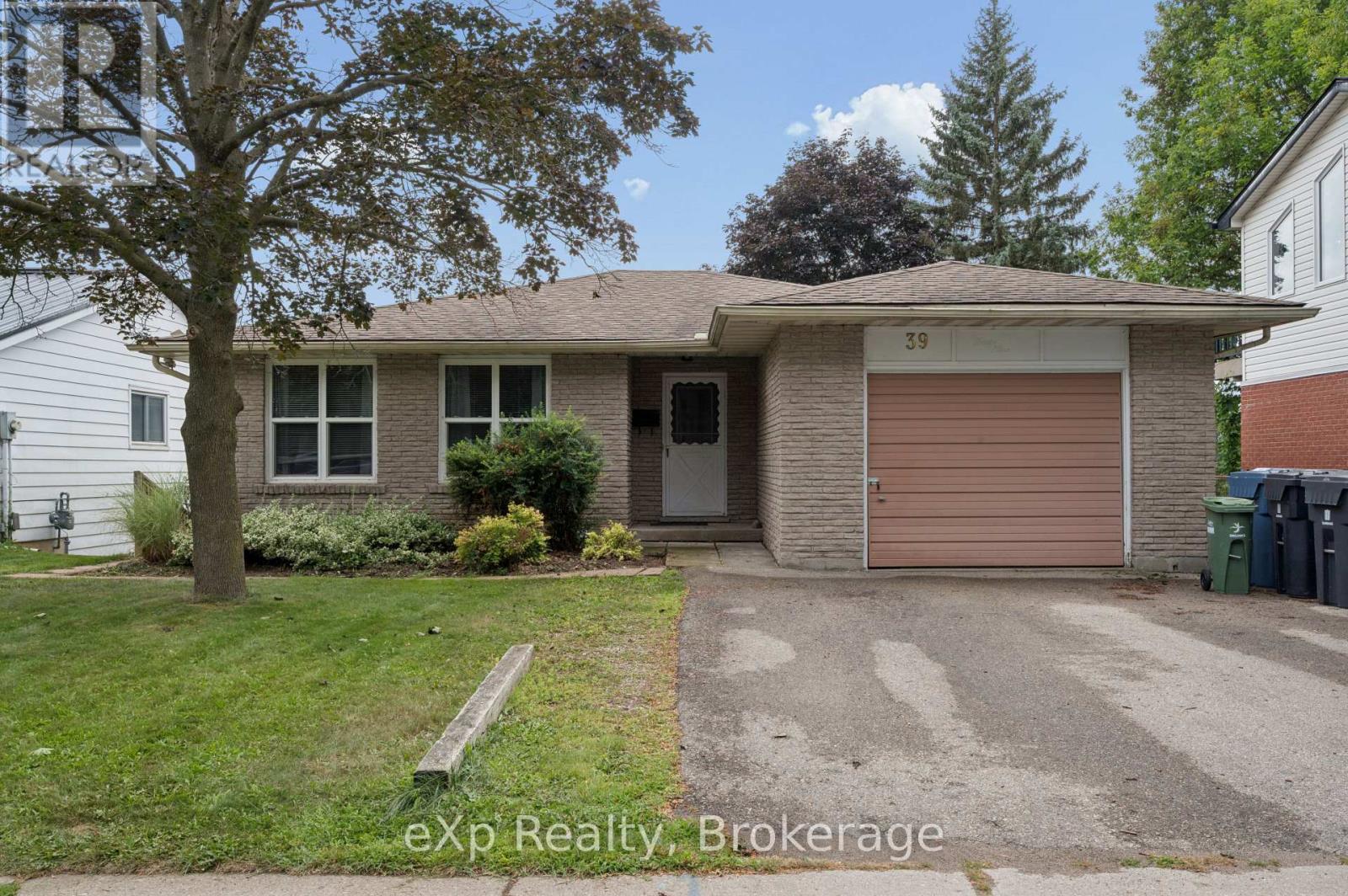 39 KEATS CRESCENT - 1