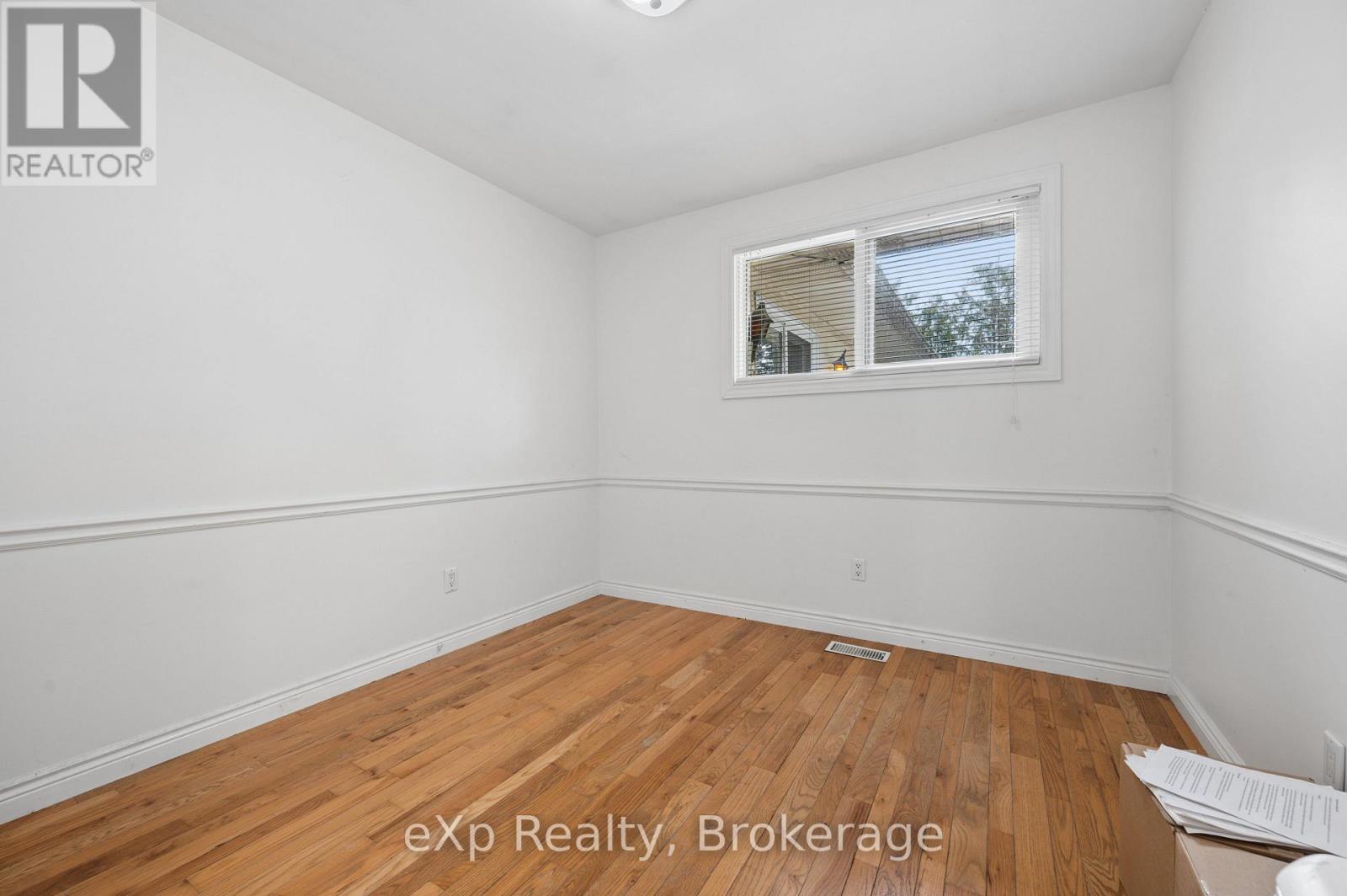 39 KEATS CRESCENT - Image 11