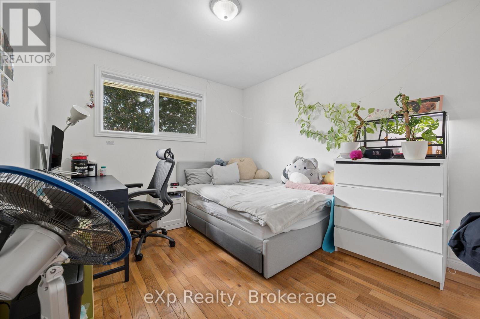 39 KEATS CRESCENT - Image 13