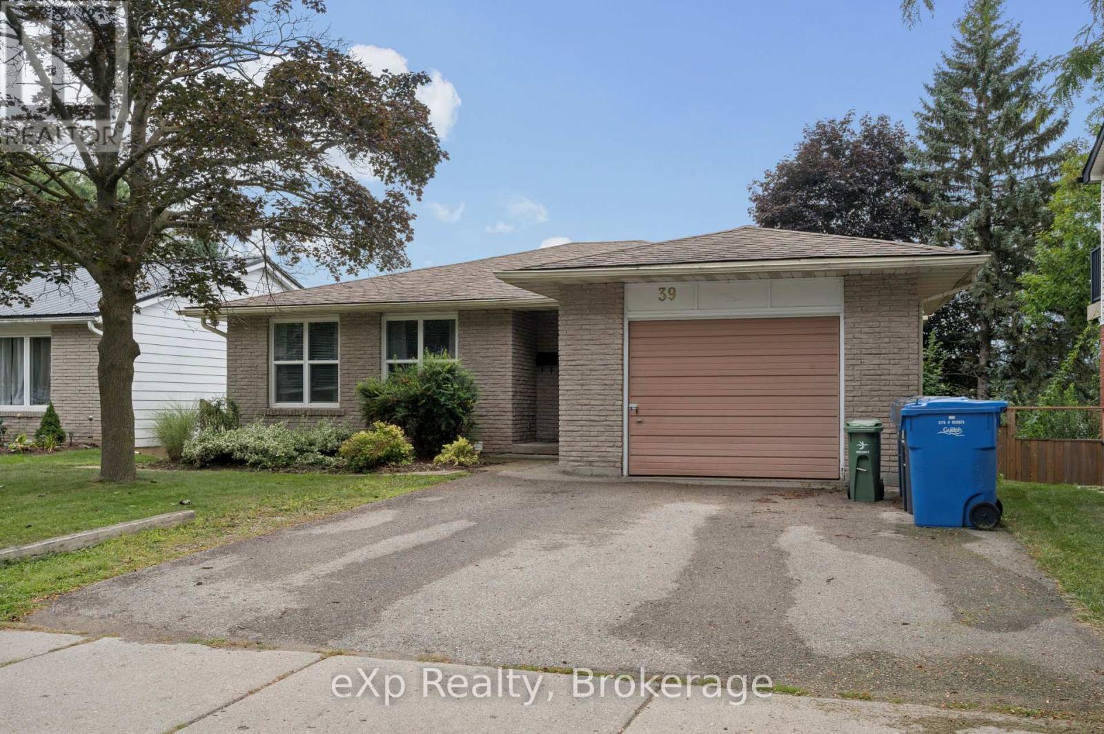 39 KEATS CRESCENT - 2