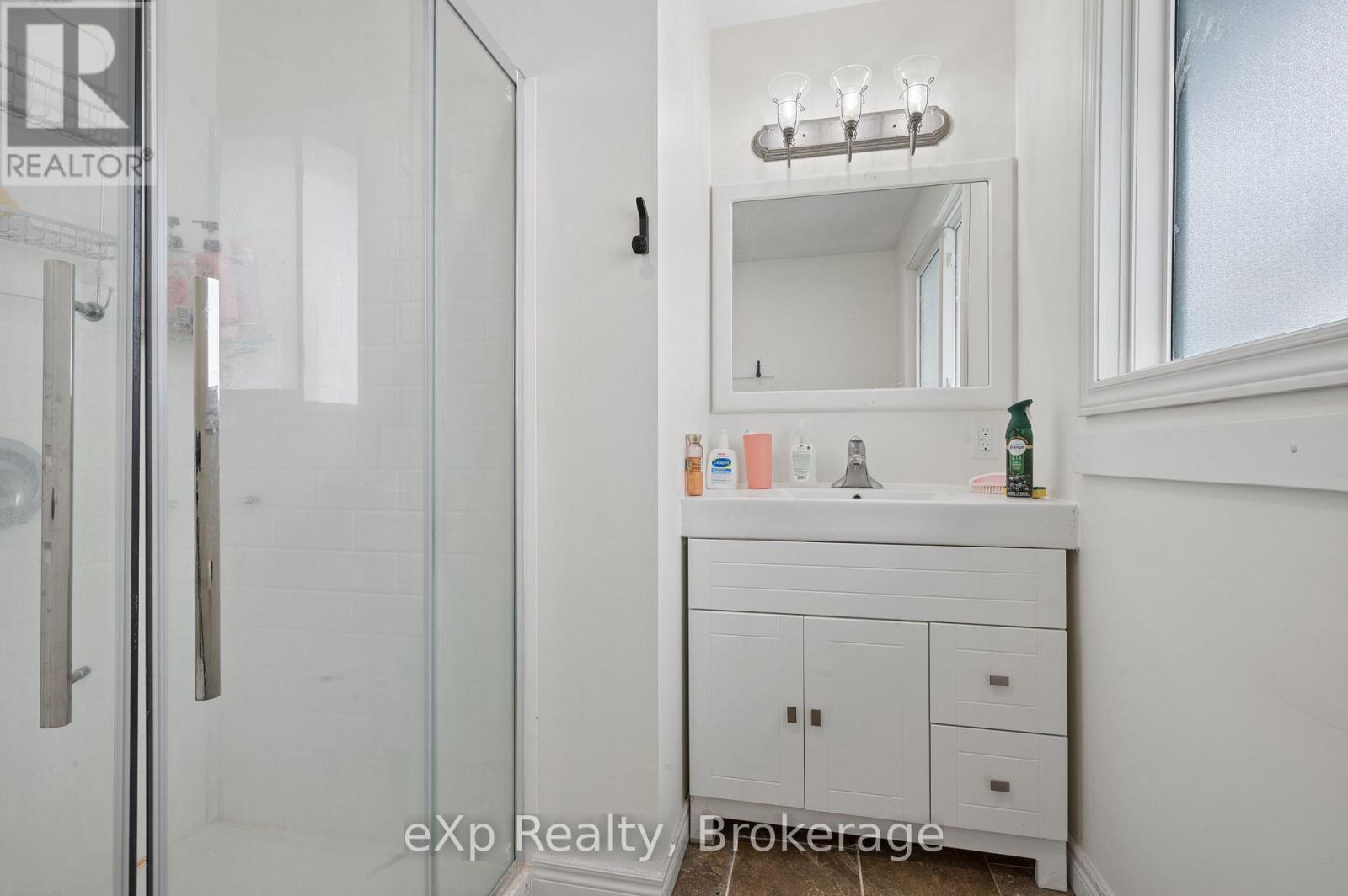 39 KEATS CRESCENT - Image 21