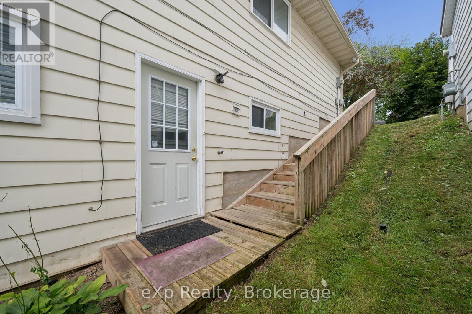 39 KEATS CRESCENT - Image 23