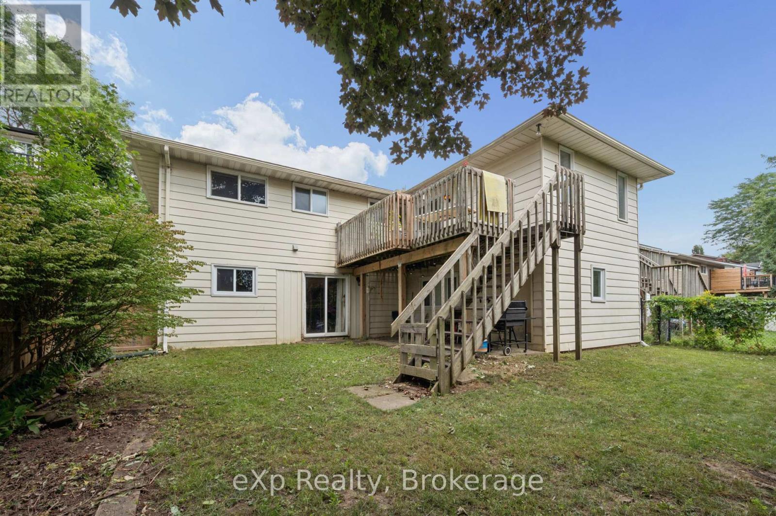 39 KEATS CRESCENT - 40
