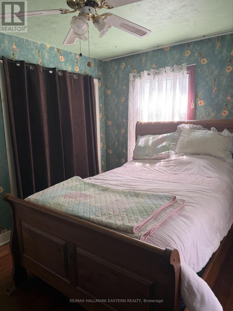 413 BELLEVUE STREET - Image 15
