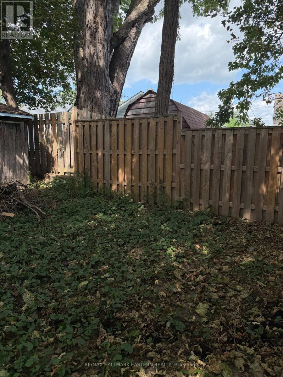 413 BELLEVUE STREET - Image 29