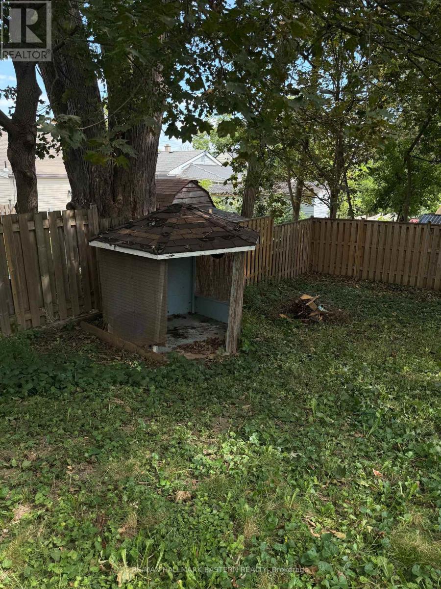 413 BELLEVUE STREET - 33