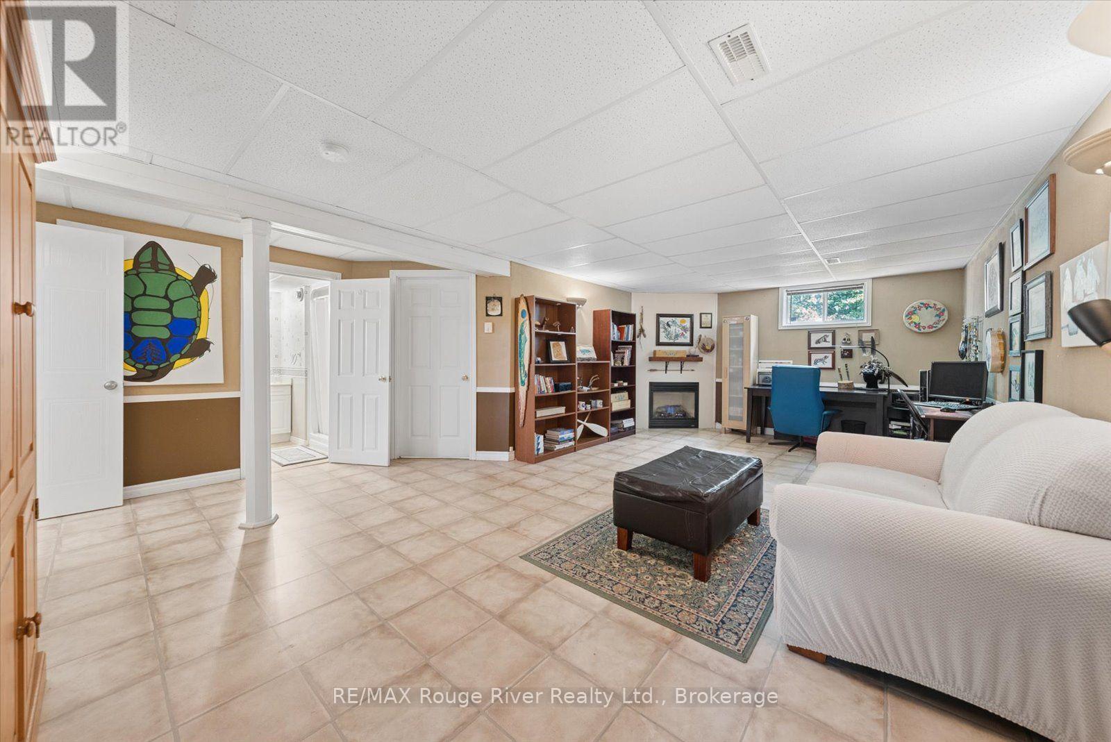 32 SOUTH MALONEY STREET - Image 17