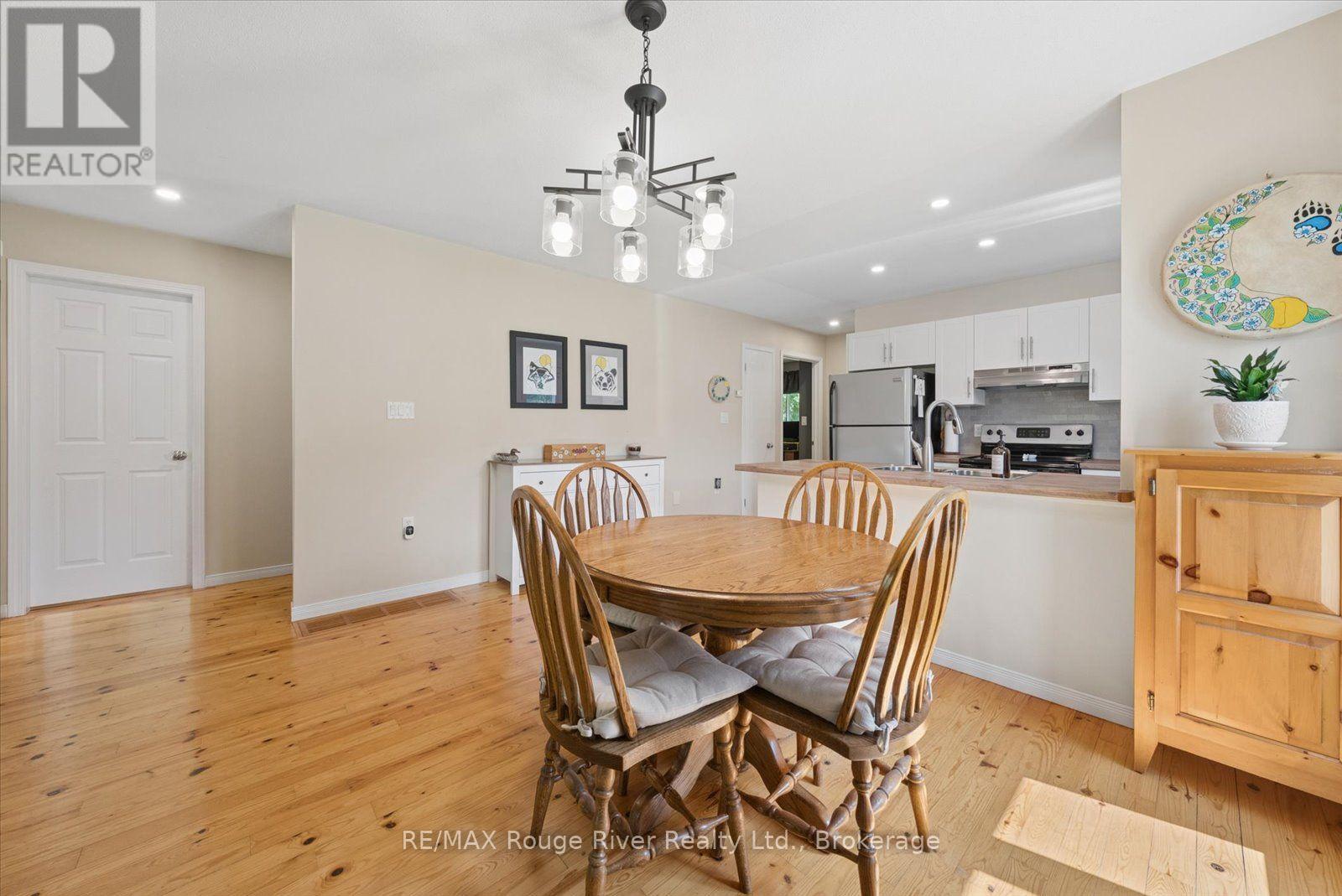 32 SOUTH MALONEY STREET - Image 8