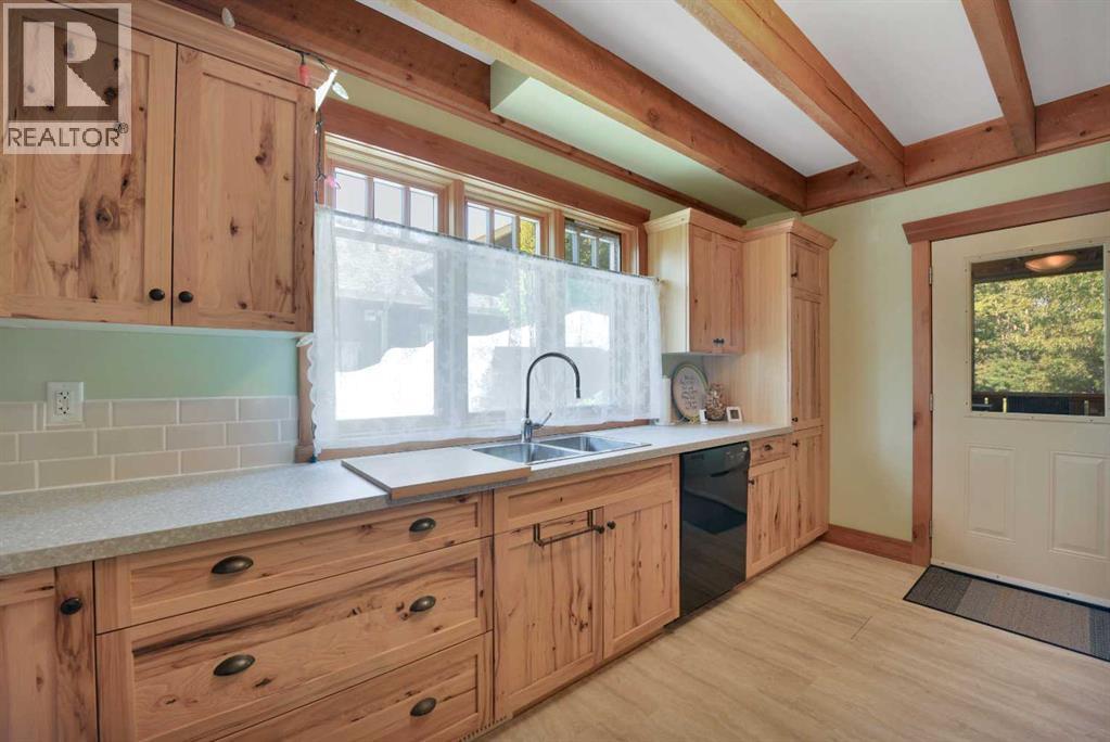 460 Summer Crescent - Image 12