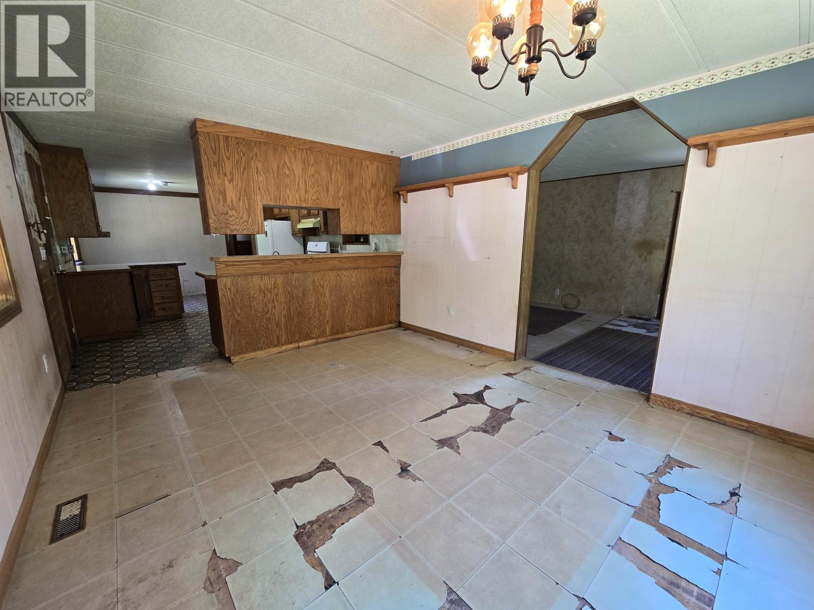 930 HESKETH ROAD - 9