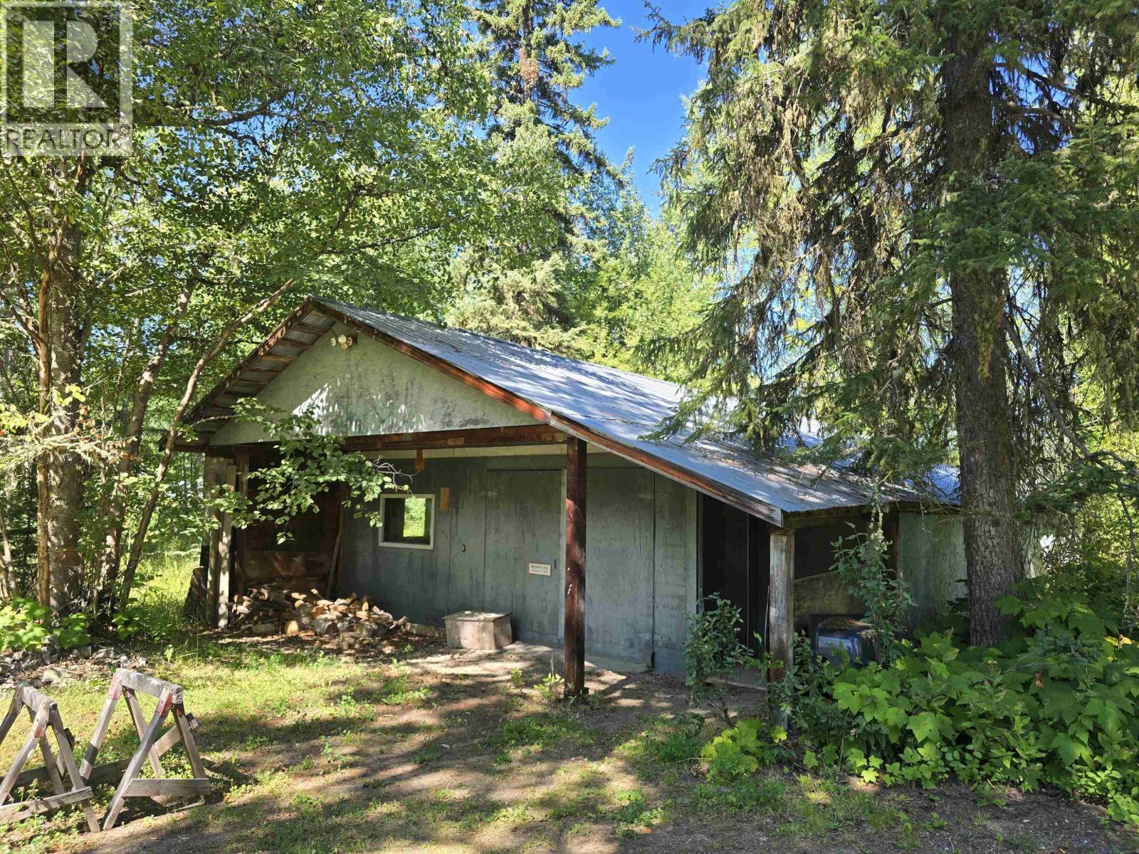 930 HESKETH ROAD - 3