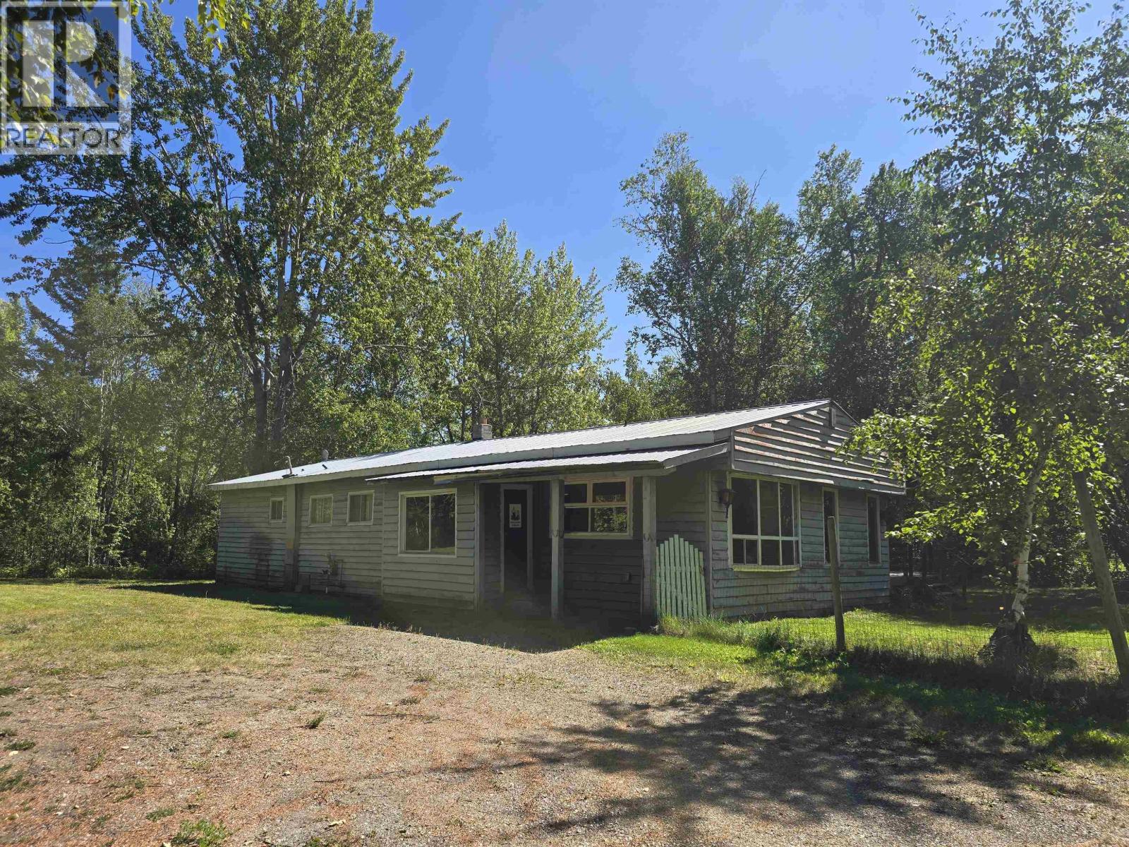 930 HESKETH ROAD - 1