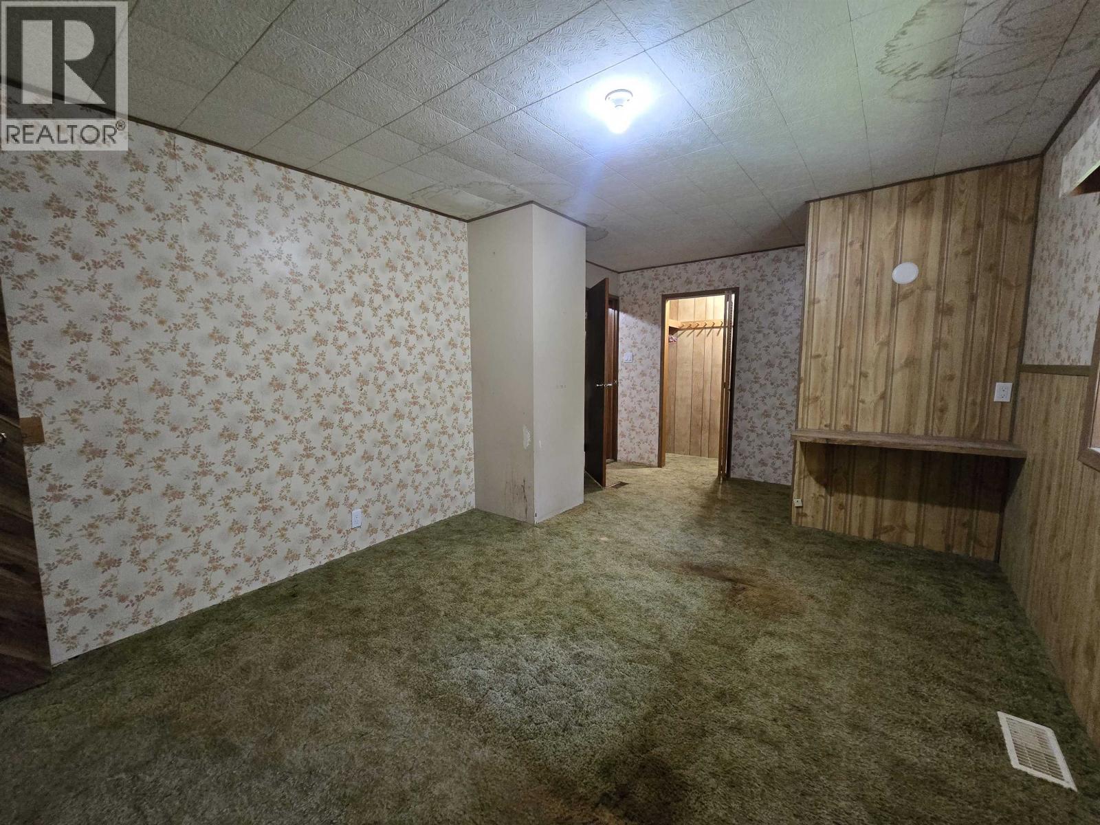 930 HESKETH ROAD - 11