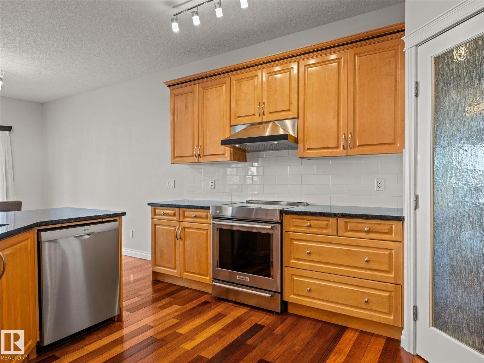 4704 160 AV NW - 12