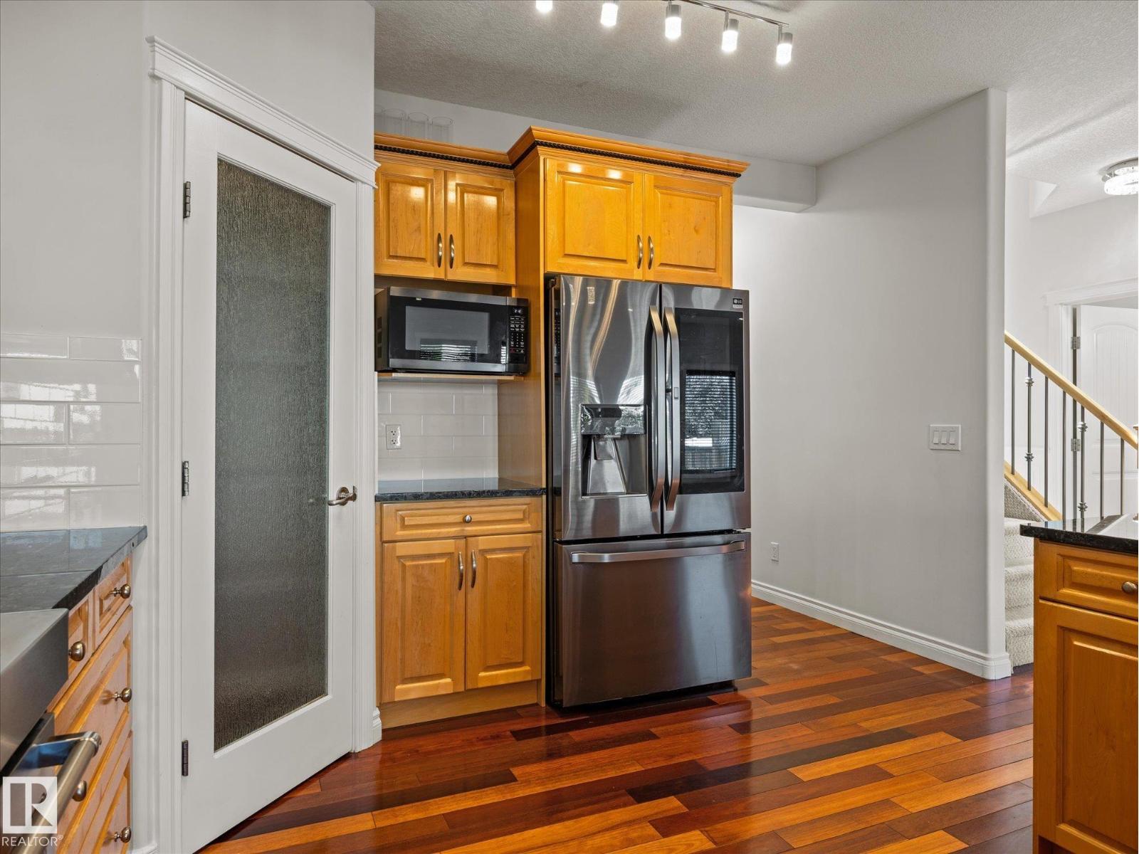 4704 160 AV NW - 13