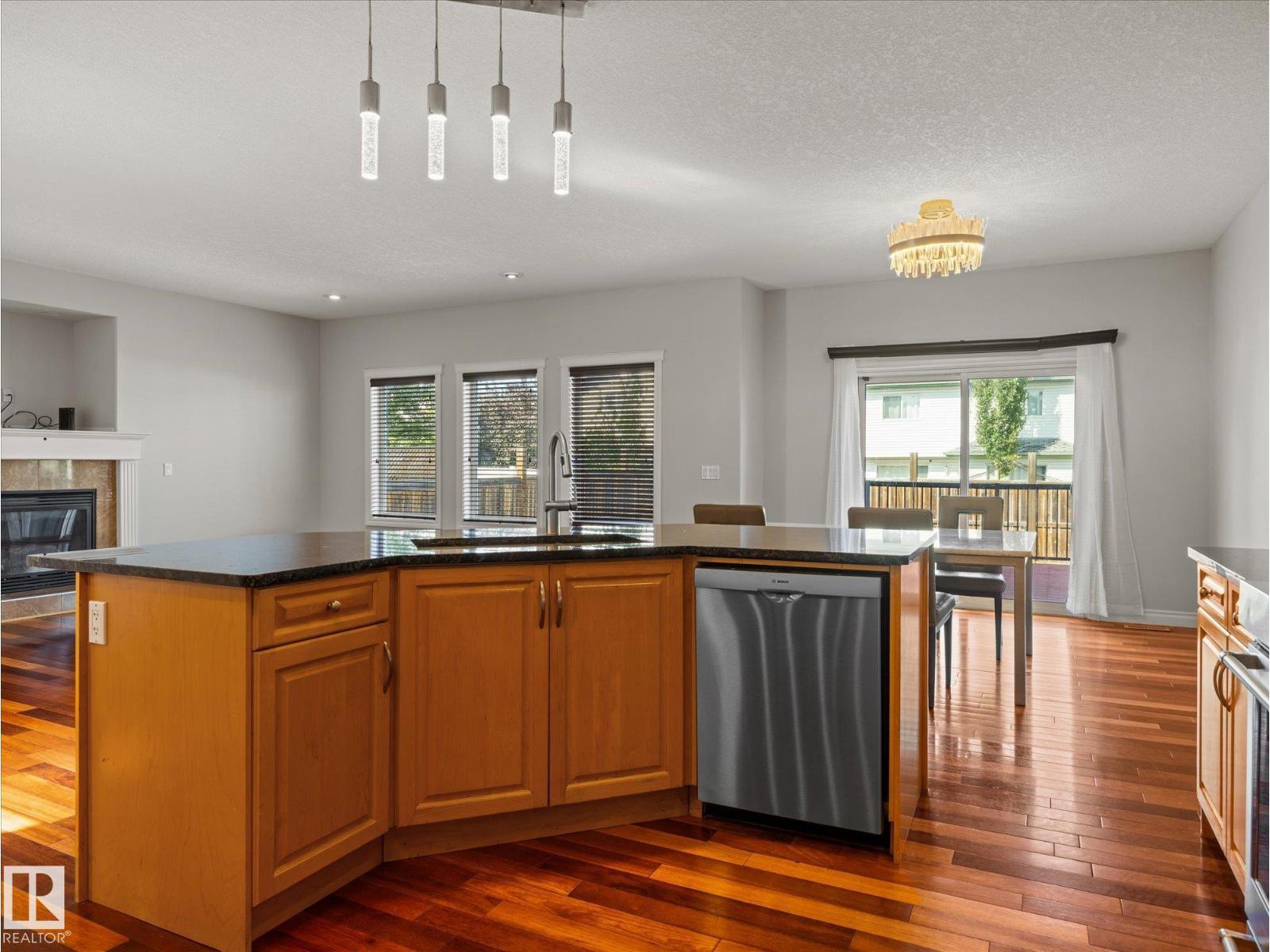 4704 160 AV NW - 14