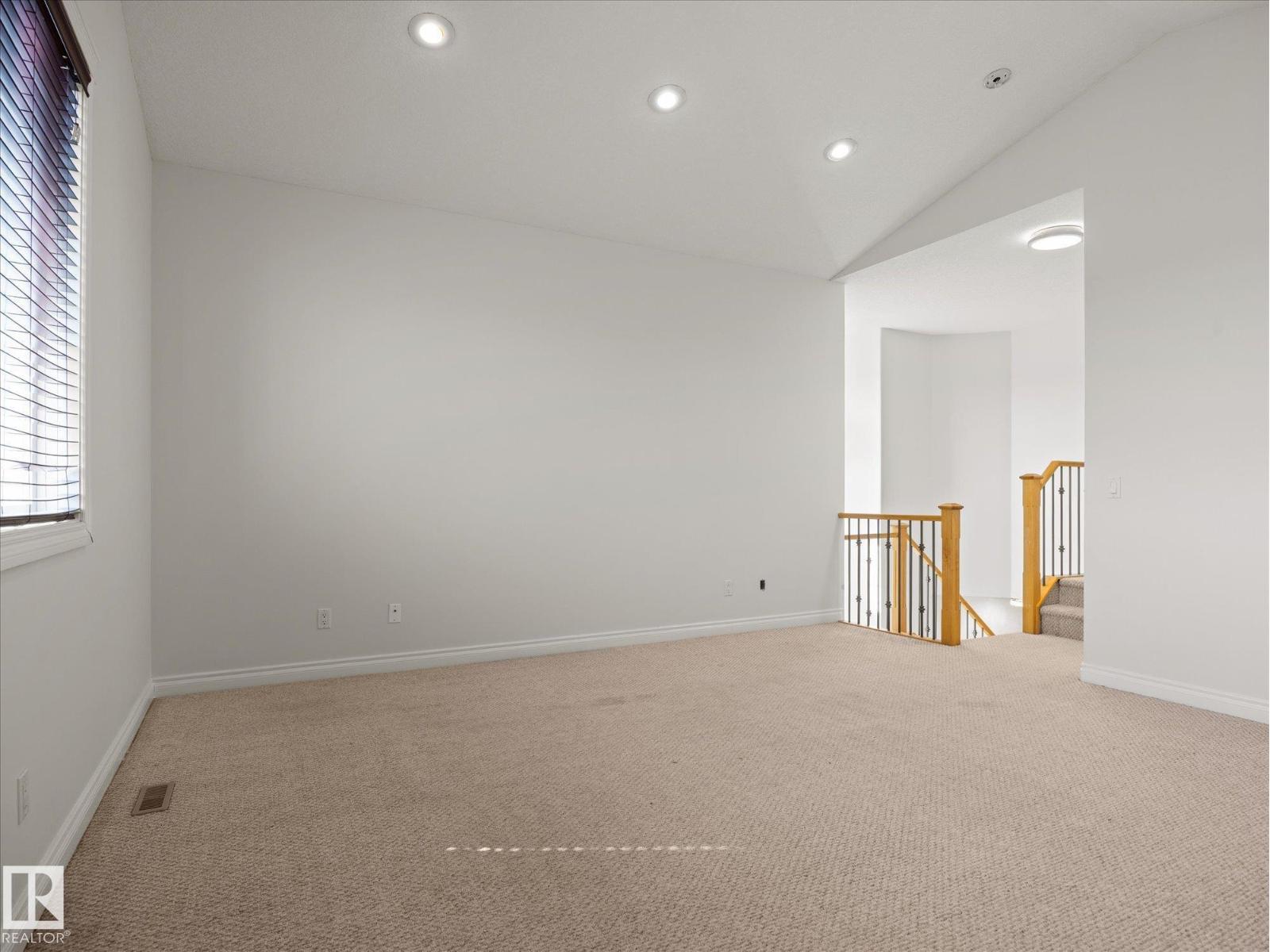 4704 160 AV NW - 20