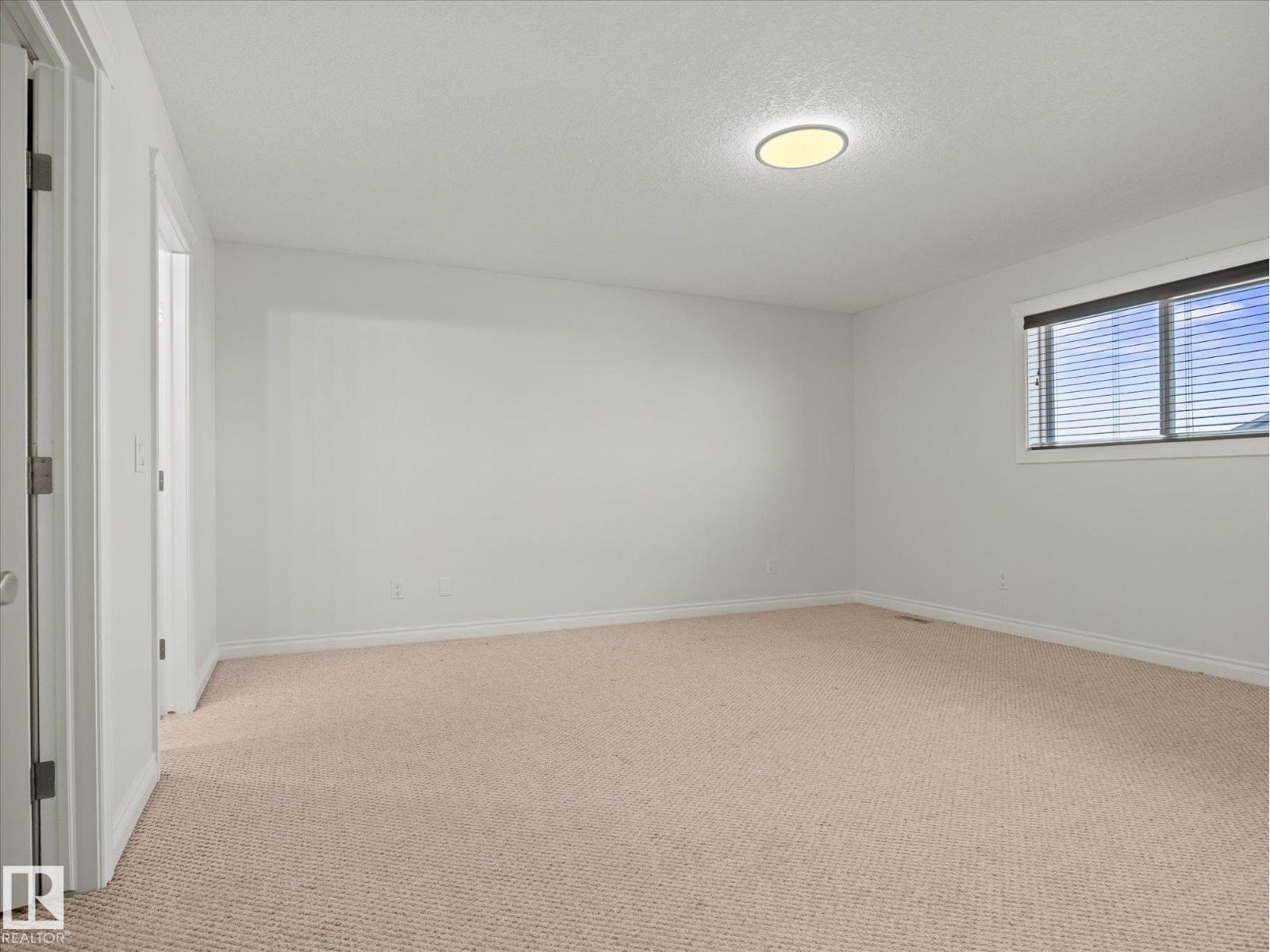 4704 160 AV NW - 22