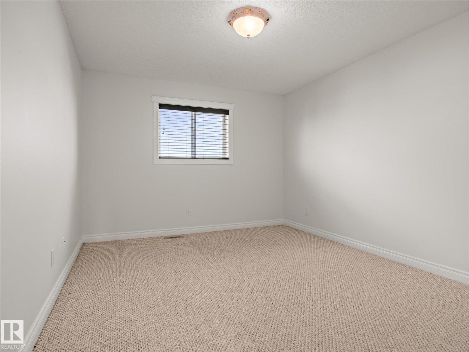 4704 160 AV NW - 27