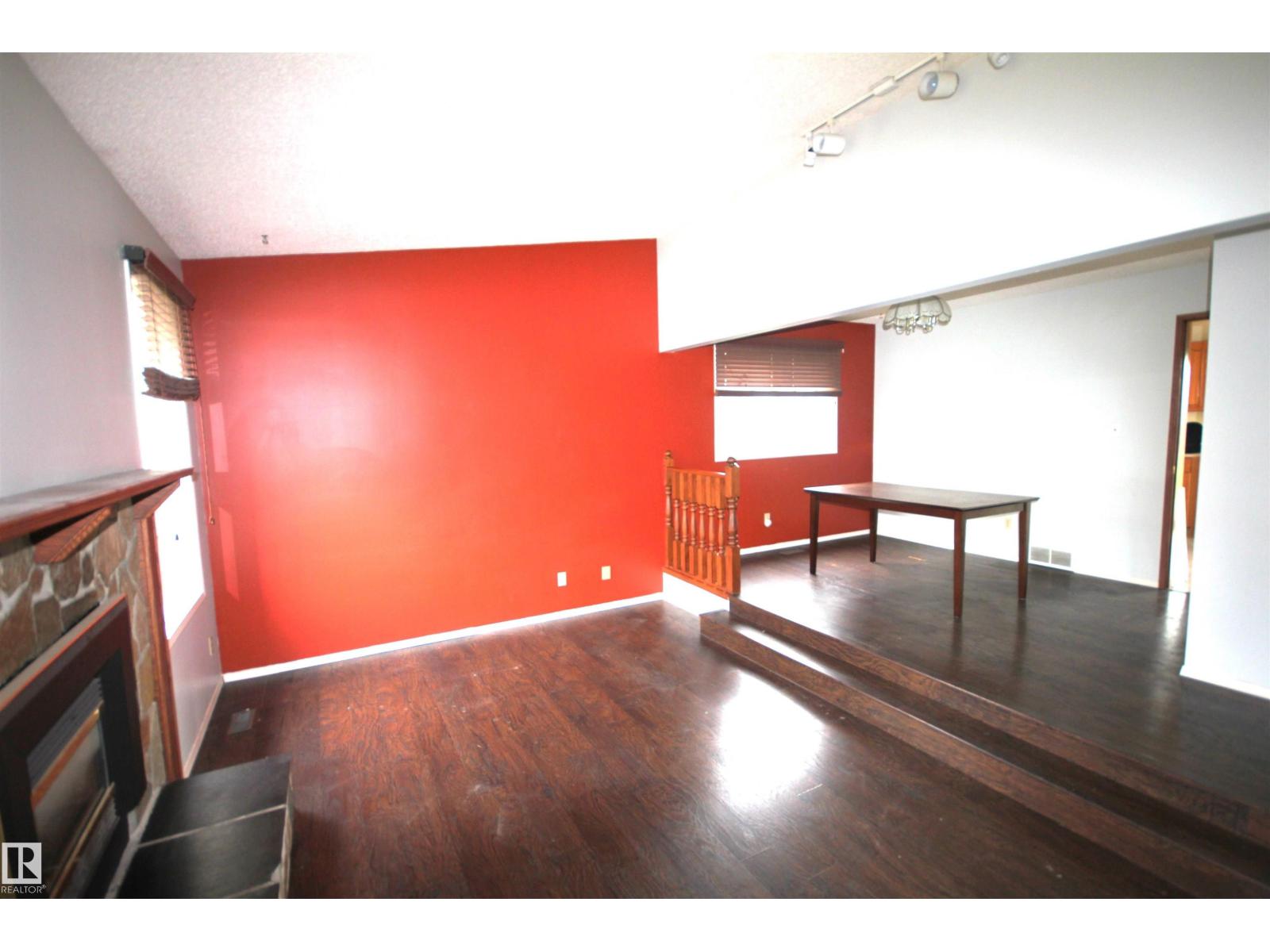 16547 113 ST NW - 3
