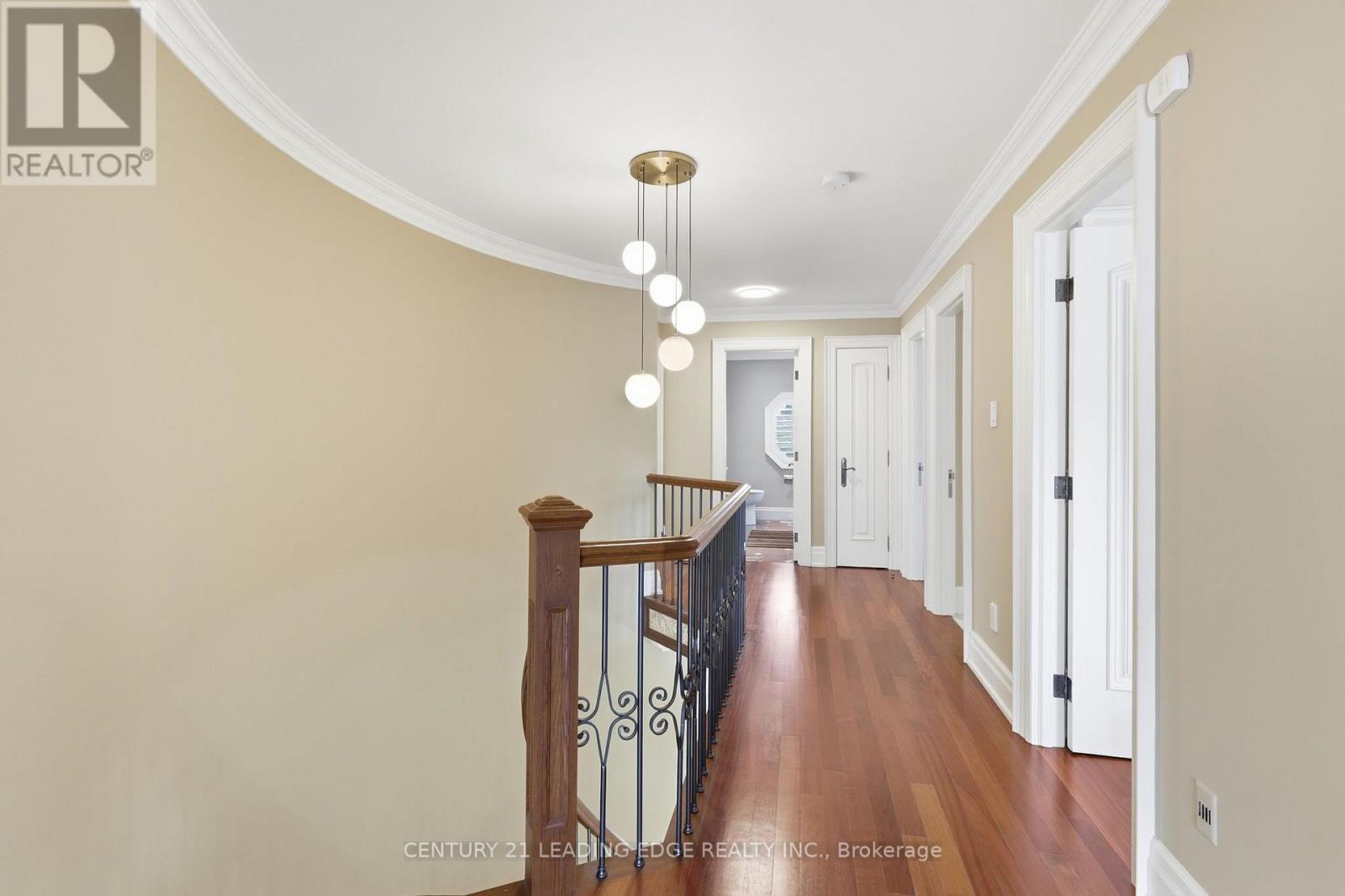 40 ARISTA GATE - Image 17