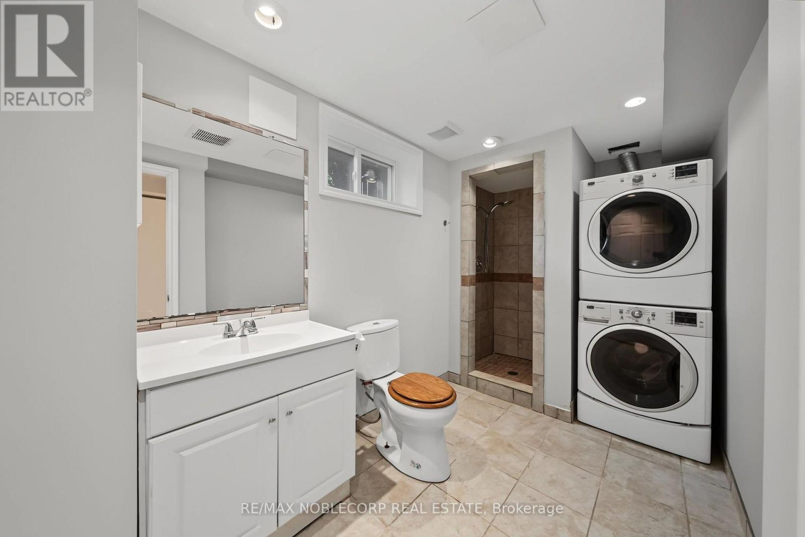 166 COLLINGS AVENUE - Image 26