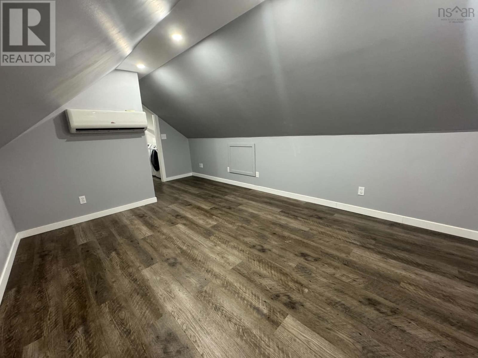 1057 George Street - 10