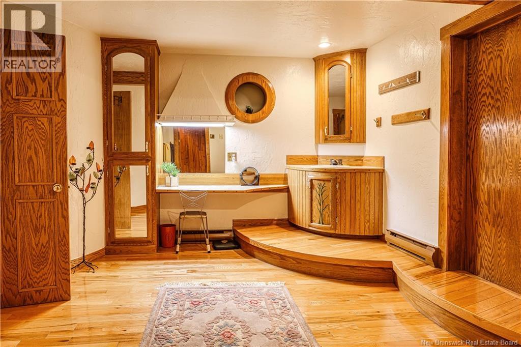 60 White Settlement Road - Image 11