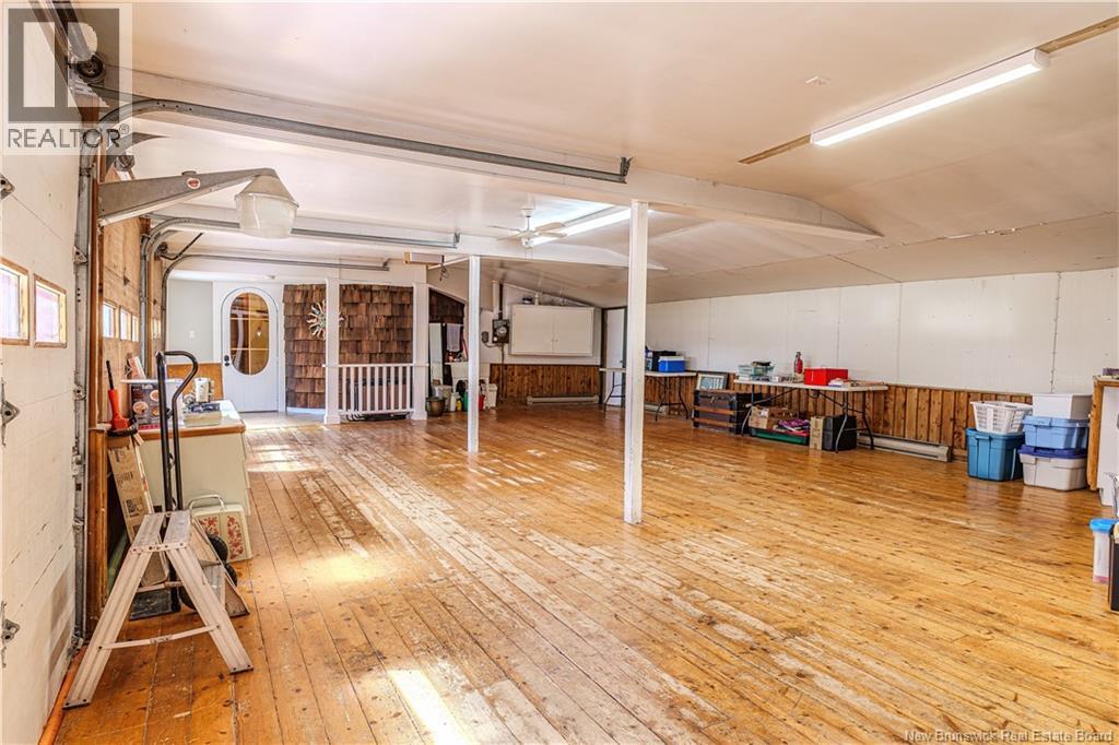 60 White Settlement Road - 35