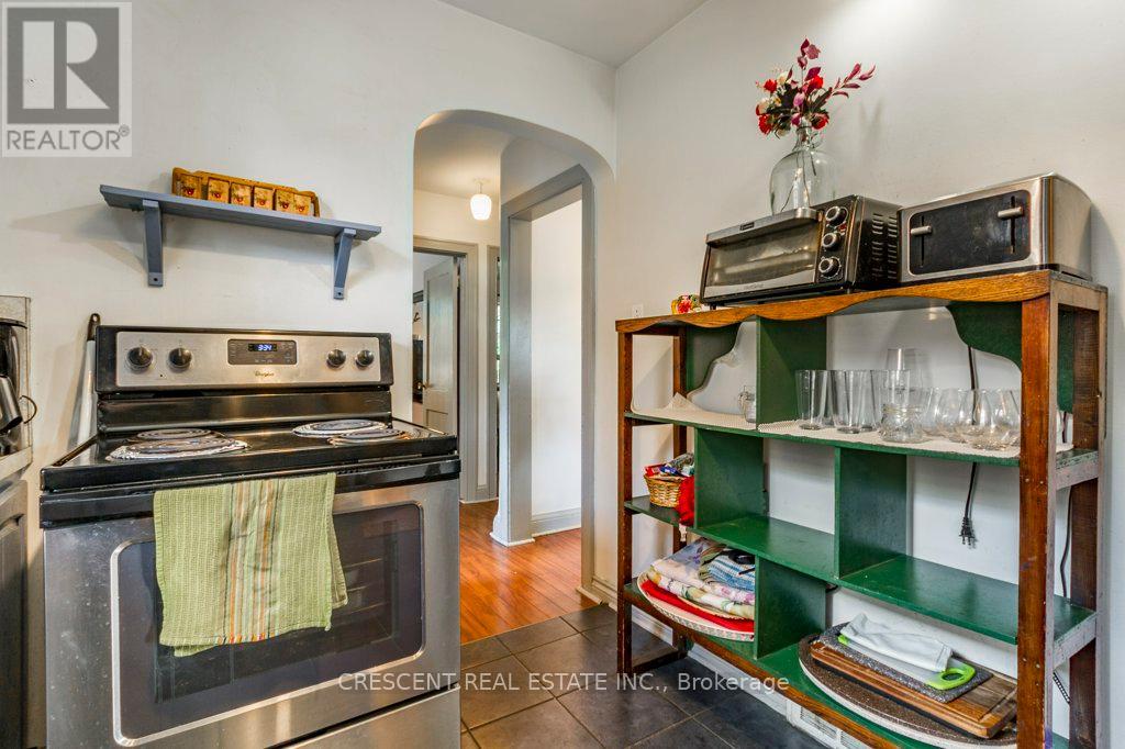 982 BRIAR HILL AVENUE - Image 8