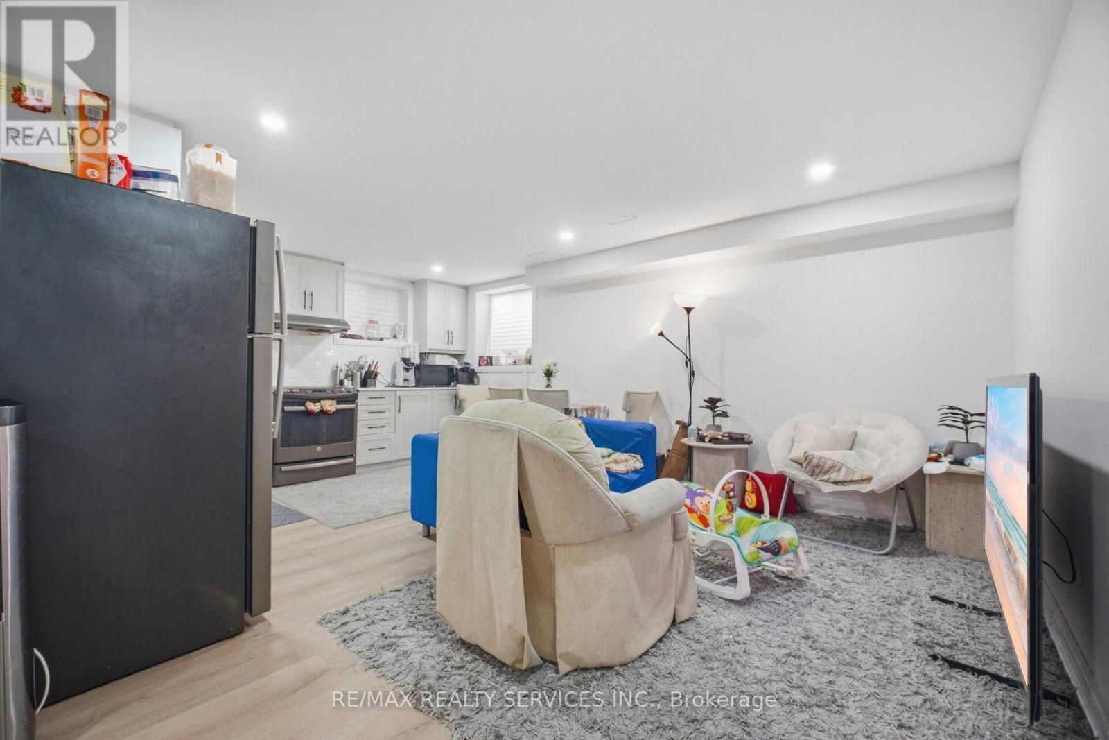 79 CEDARHOLME AVENUE - Image 33
