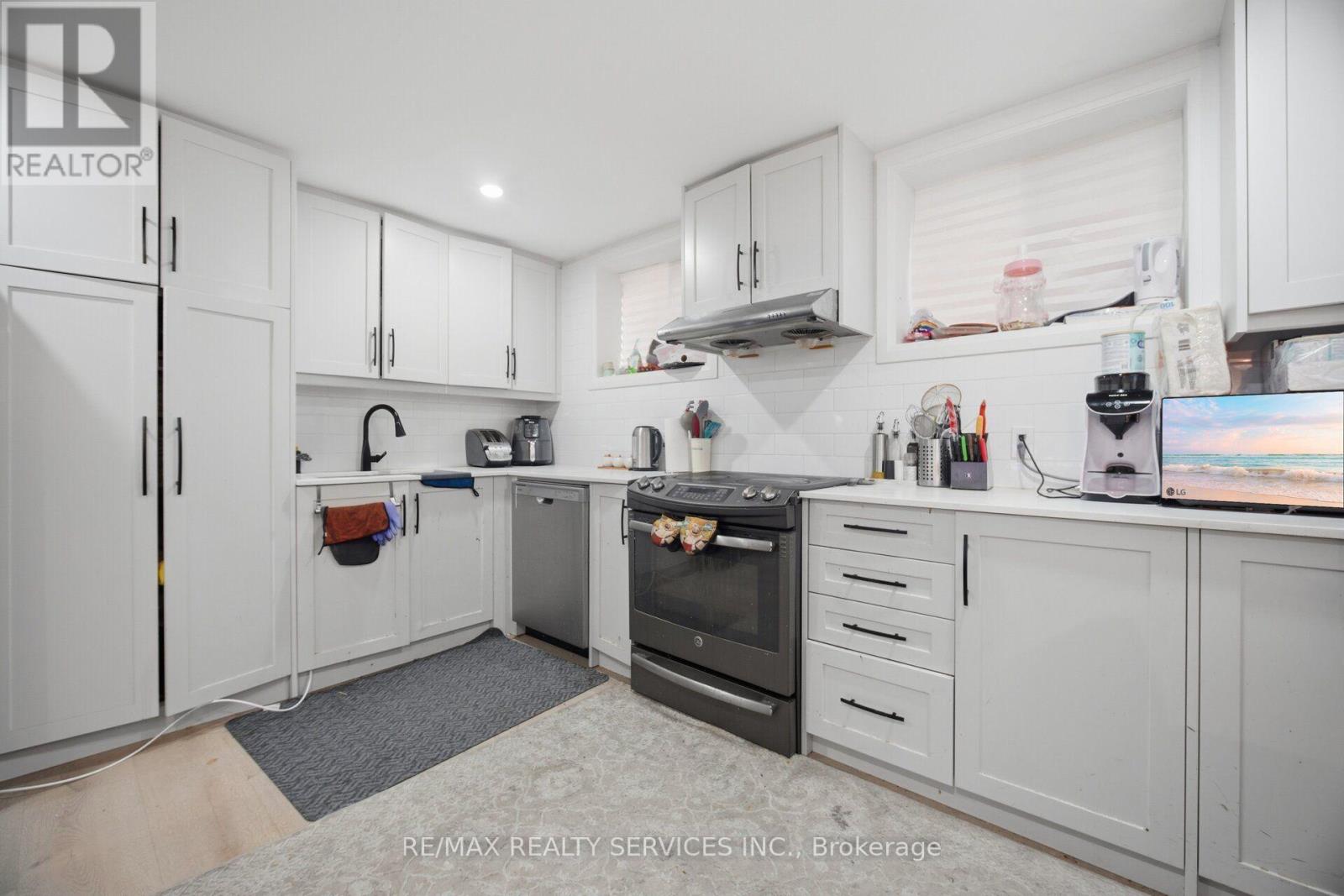 79 CEDARHOLME AVENUE - Image 36