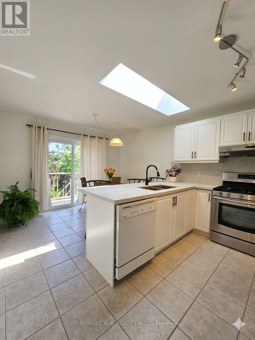 4 KINGSLEY ROAD S - 10