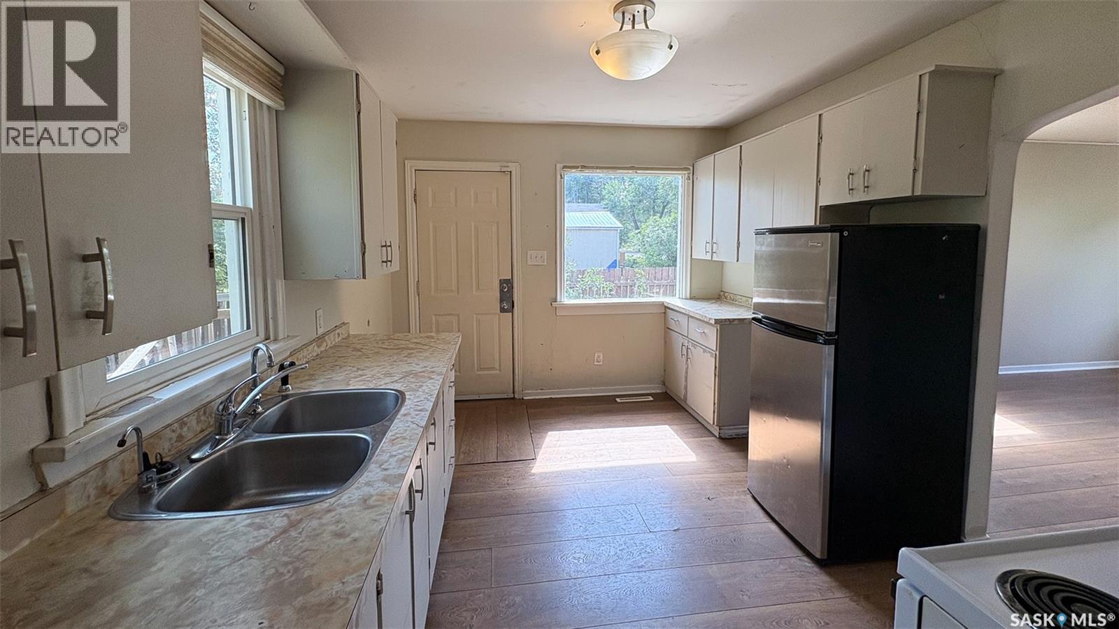 647 ROBINSON STREET - 13