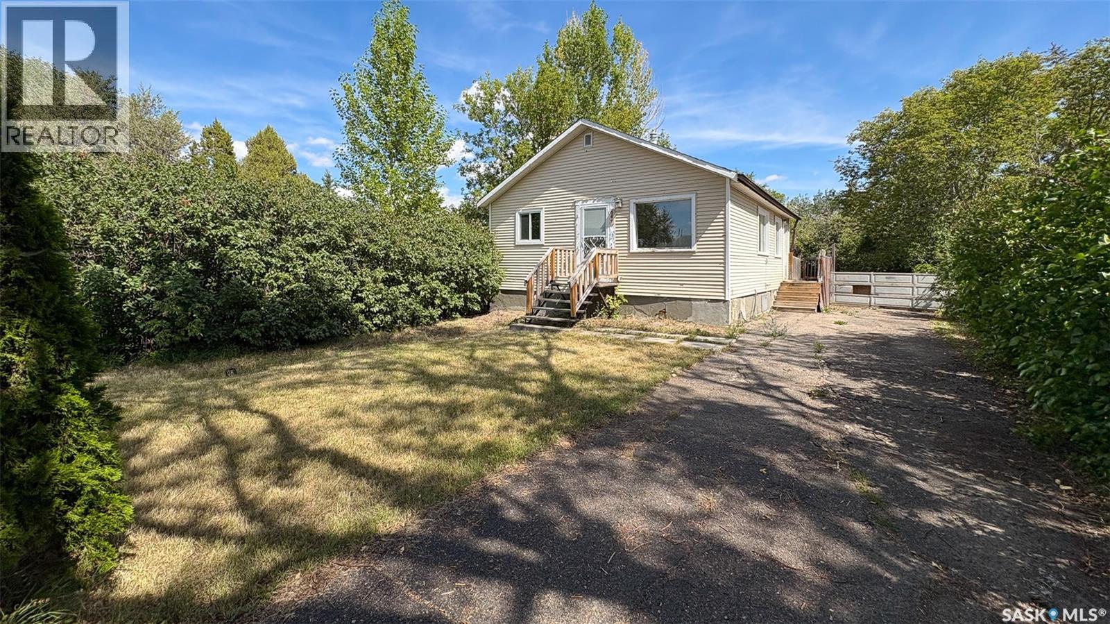 647 ROBINSON STREET - 24
