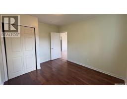 647 Robinson Street, Regina, SK S4T2L9 Photo 8
